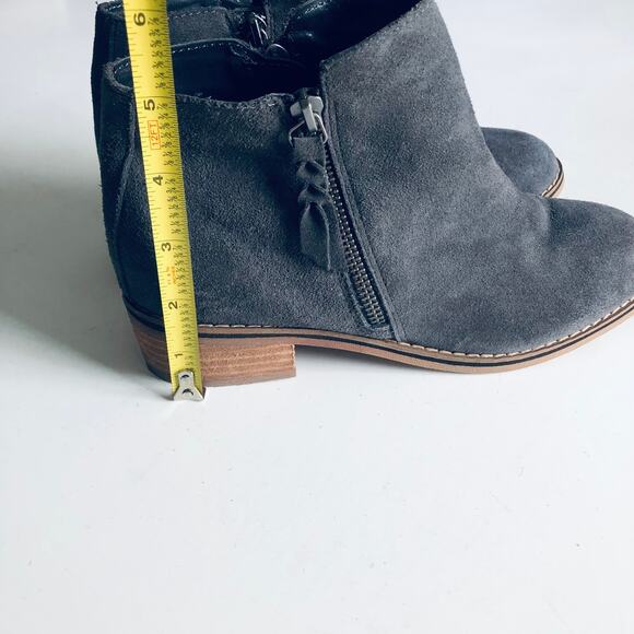 Blondo Women's 7.5 Gray Suede Leather Bootie Waterproof - Picture 4 of 9